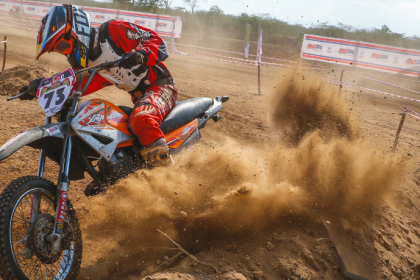 Teciomar Abila revela os cuidados essenciais para garantir desempenho e proteção em provas off-road.