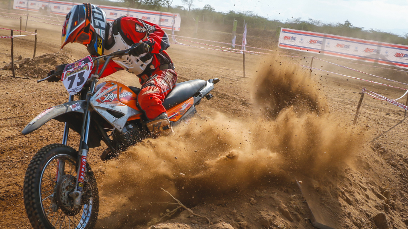 Teciomar Abila revela os cuidados essenciais para garantir desempenho e proteção em provas off-road.